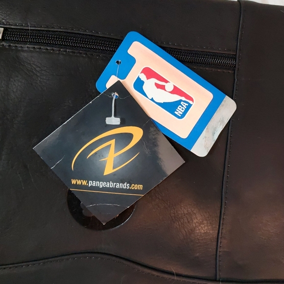 Pangea NBA Brands Black Leather Flap Over Laptop Messenger Bag - NBA - CELTICS - Picture 2 of 7